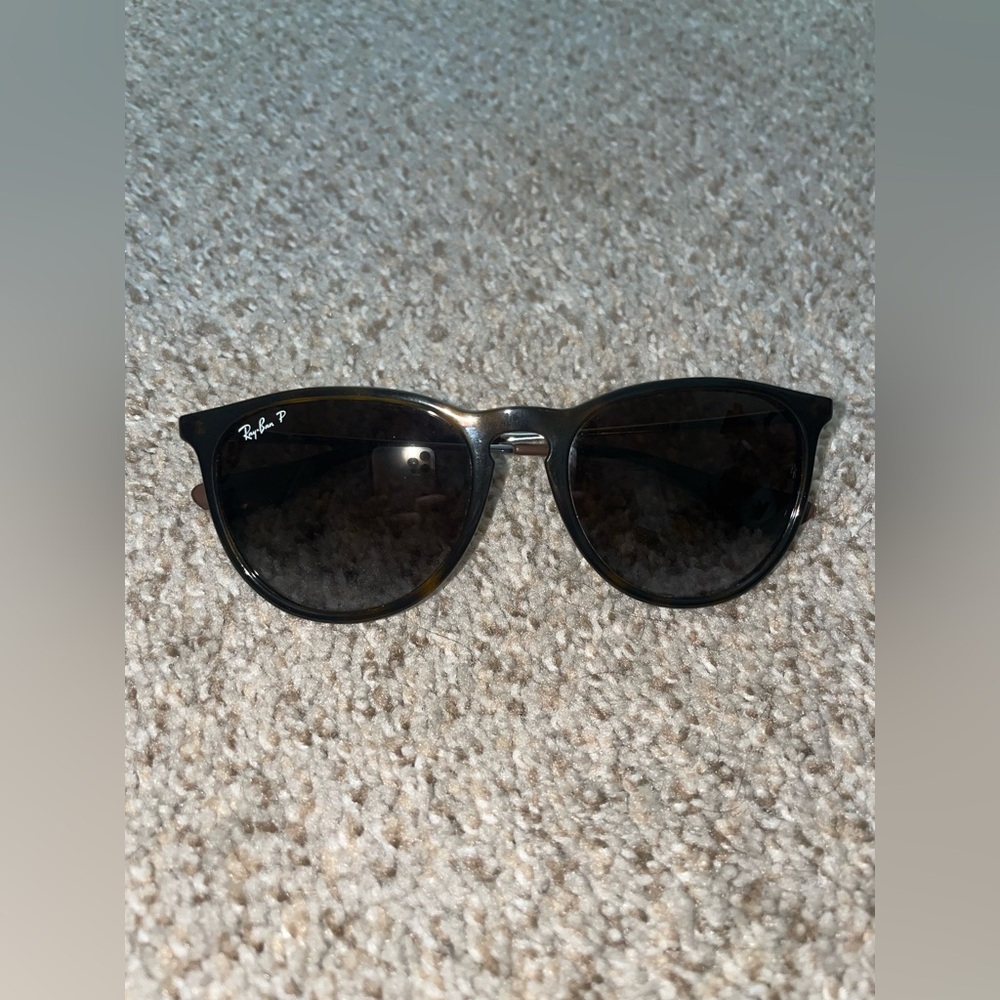 ☀️Women’s Ray Bans☀️